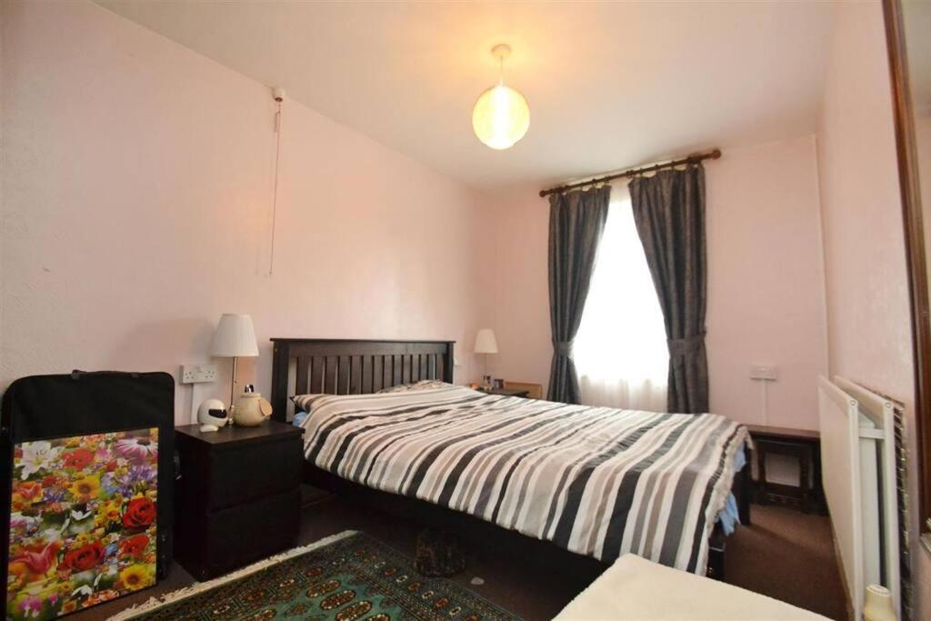 Lovely One Bed Apartment To Rent London Exteriör bild