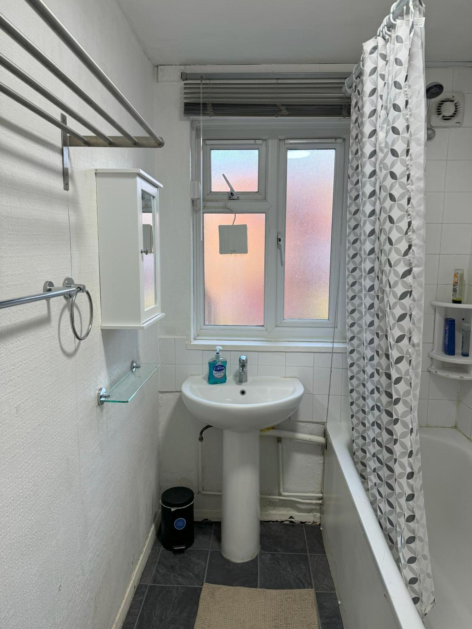 Lovely One Bed Apartment To Rent London Exteriör bild